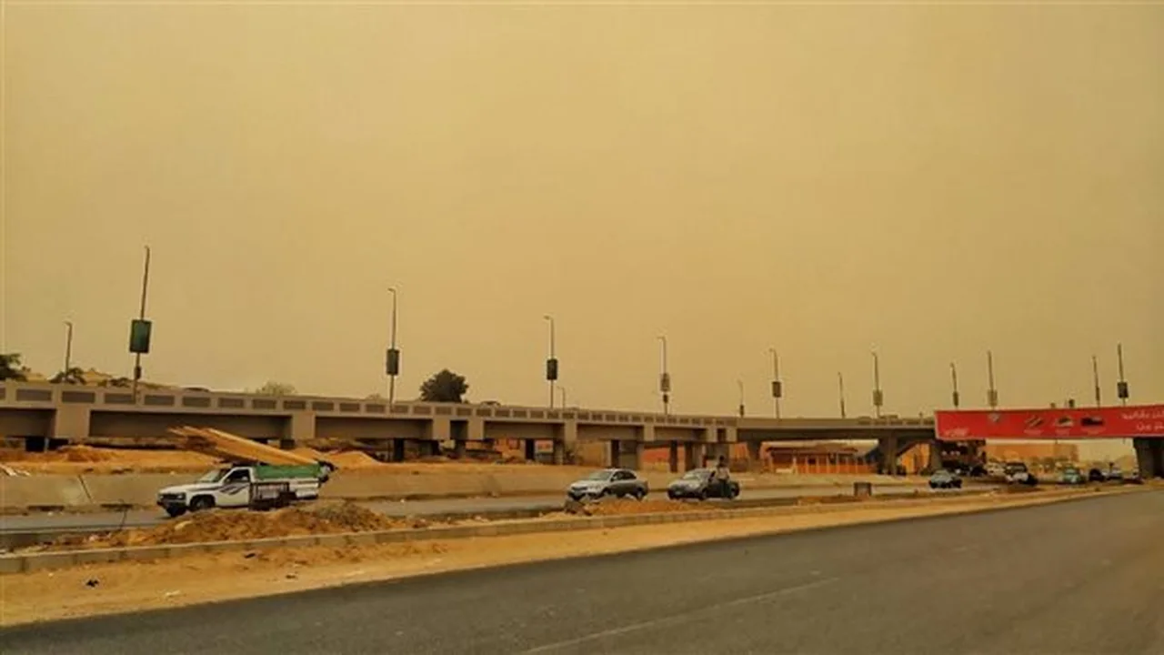 توقعات الطقس: الرمال المثارة تسيطر حالياً على أجواء هذه المناطق بالكامل